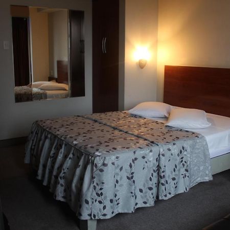 Hostal Bond Lima Exterior foto